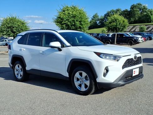 Certified 2020 Toyota RAV4 XLE w/ Convenience Package FWD image 1