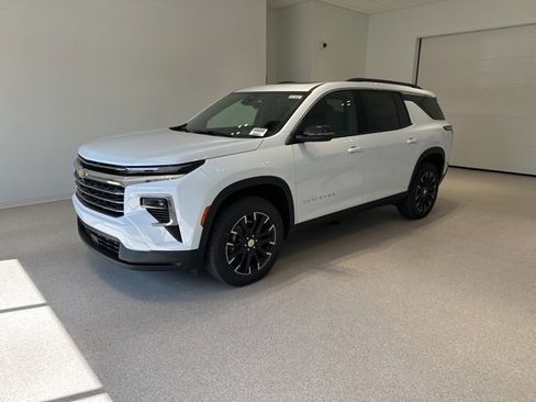 New 2026 Chevrolet Traverse LT w/ Sun and Wheel Package image 3