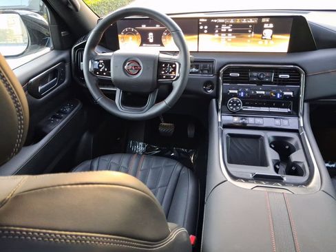 Used 2025 Nissan Armada PRO-4X w/ Pro-4X Premium Package AWD/4WD image 13