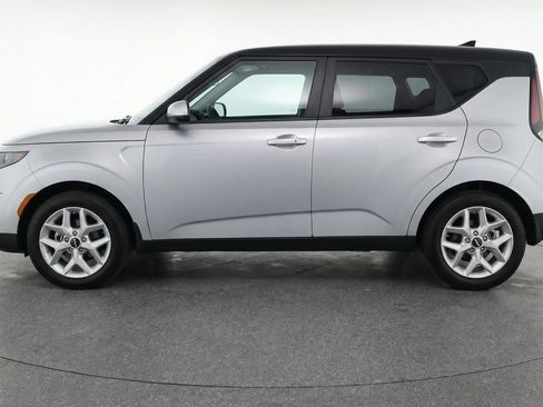 Used 2025 Kia Soul LX w/ LX Technology Package FWD image 5
