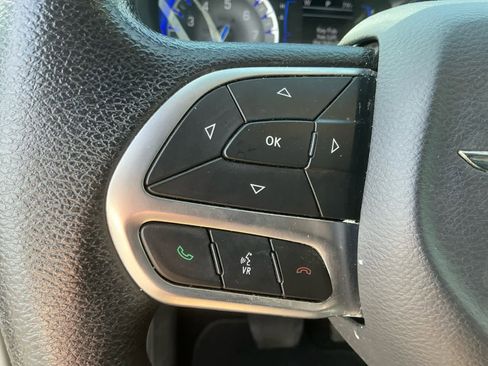 Used 2020 Chrysler Voyager Lxi image 18