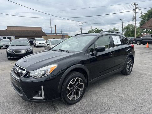 Used 2017 Subaru Crosstrek 2.0i Premium image 3