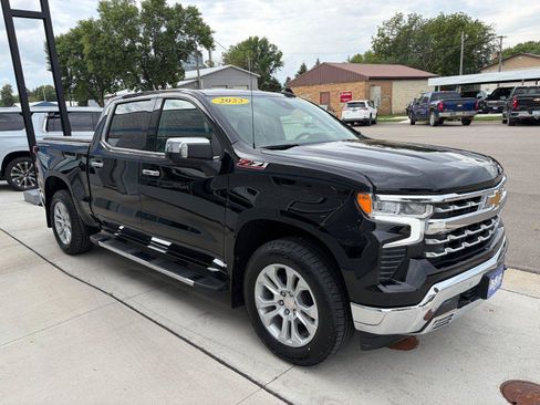 Used 2023 Chevrolet Silverado 1500 LTZ AWD/4WD image 6