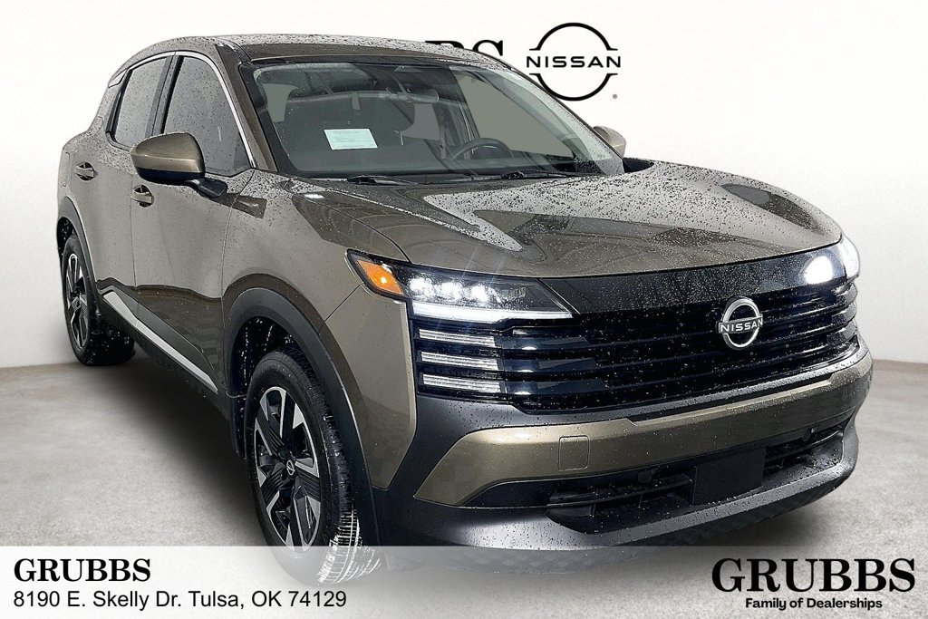 Used 2025 Nissan Kicks SV AWD/4WD image 1