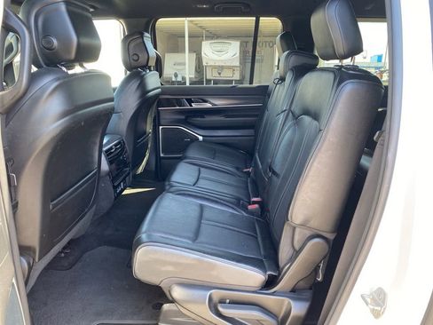 Used 2023 Jeep Wagoneer L Series II RWD image 34