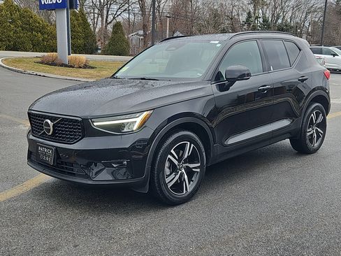 Certified 2023 Volvo XC40 B5 Plus w/ Climate Package image 25