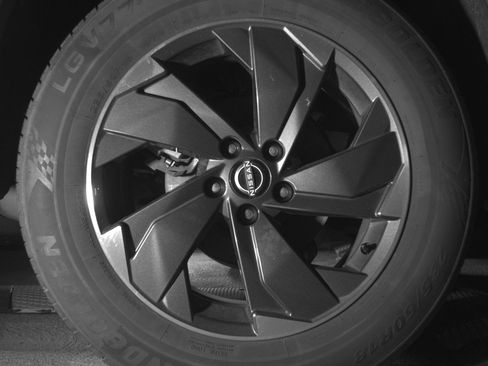 Used 2025 Nissan Rogue SV AWD/4WD image 15