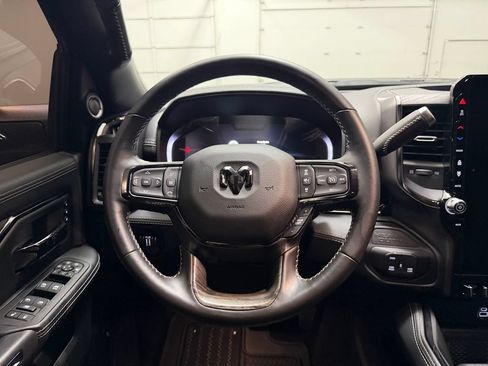 Used 2025 RAM 3500 Limited AWD/4WD image 28