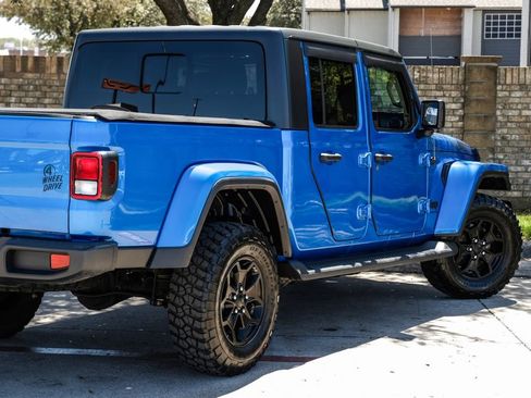 Used 2021 Jeep Gladiator Sport AWD/4WD image 17