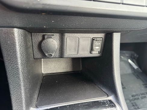 Used 2016 Toyota Corolla LE image 18