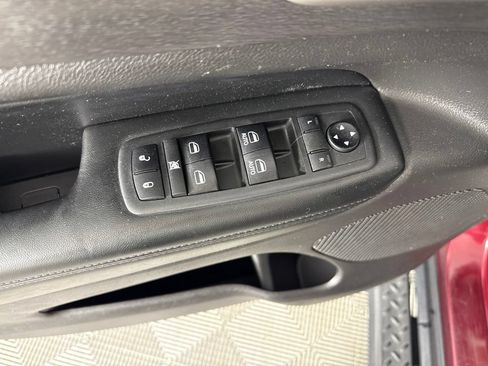 Used 2018 Jeep Grand Cherokee Laredo AWD/4WD image 12