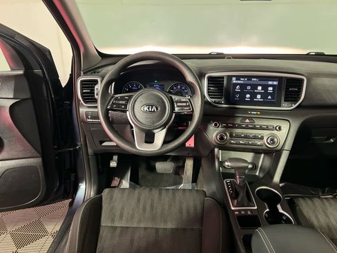 Used 2020 Kia Sportage LX image 12