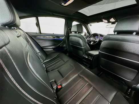 Used 2023 BMW M550i xDrive w/ Executive Package AWD/4WD image 29