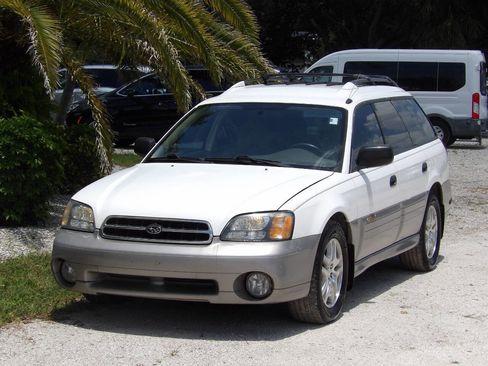 Used 2001 Subaru Outback Wagon image 2