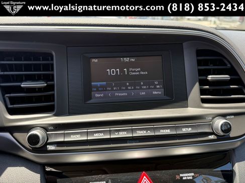 Used 2019 Hyundai Elantra SE w/ Cargo Package FWD image 22