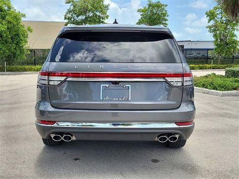 Used 2024 Lincoln Aviator 2WD w/ Premium Package image 5