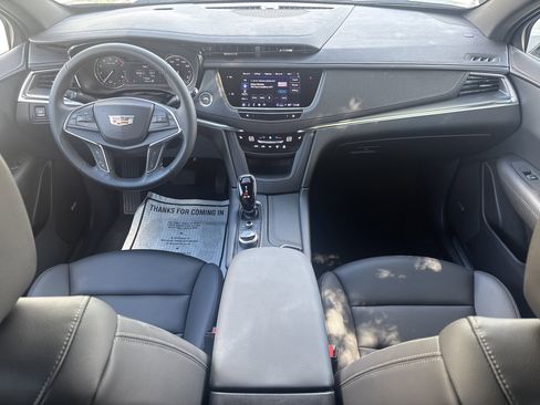 New 2025 Cadillac XT5 Luxury image 30