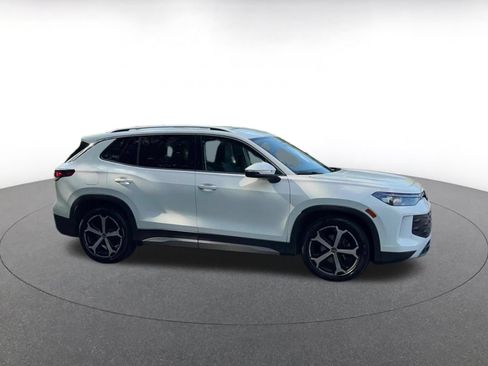 Used 2026 Volkswagen Tiguan SE FWD image 2