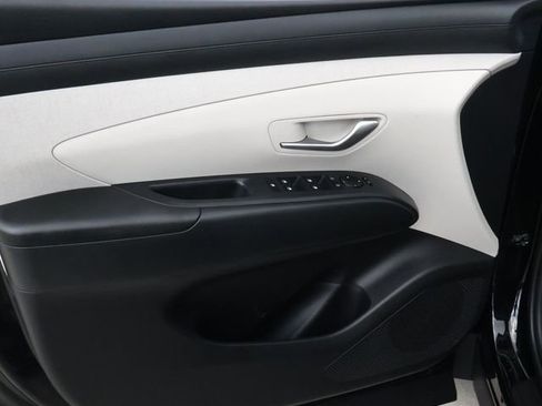 Used 2025 Hyundai Tucson SEL FWD image 16