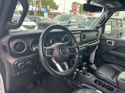 Used 2021 Jeep Wrangler Unlimited Rubicon 4xe w/ Steel Bumper Group image 35