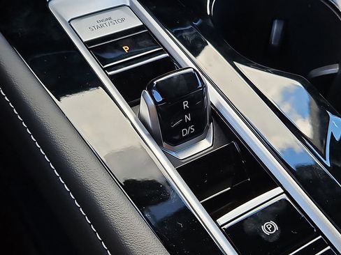 New 2026 Volkswagen Atlas Cross Sport SEL Premium R-Line image 7