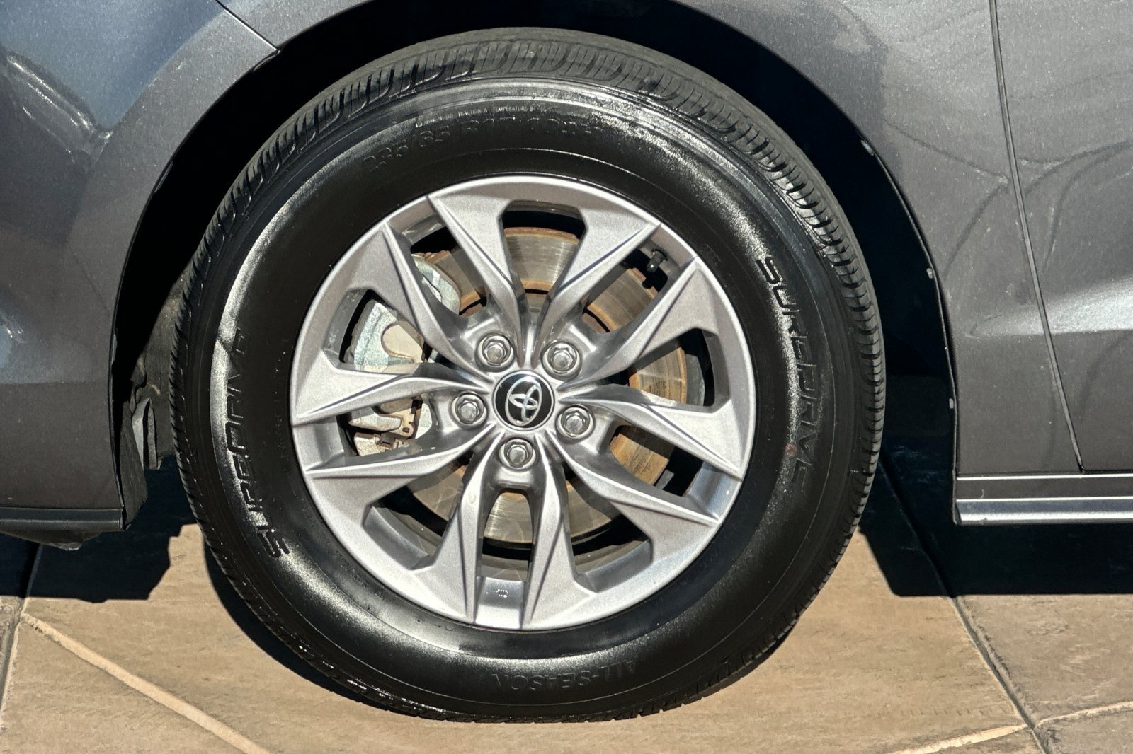 Certified 2025 Toyota Sienna XLE FWD image 34