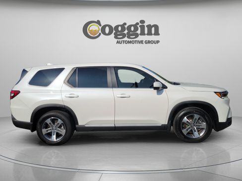 Used 2025 Honda Pilot EX-L image 4