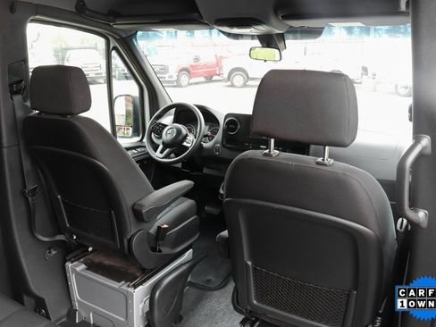 Used 2024 Mercedes-Benz Sprinter 2500 image 27