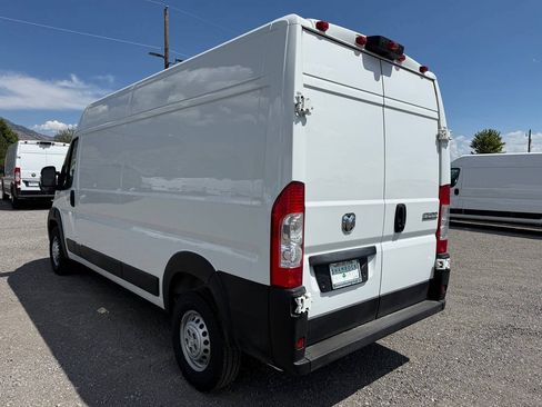 Used 2026 RAM ProMaster 2500 w/ Convenience Group FWD image 5