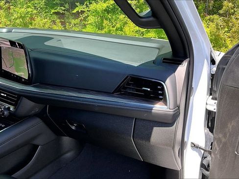 Used 2025 Chevrolet Tahoe LT image 19