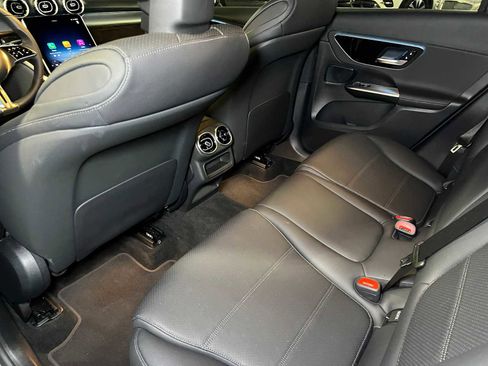 Used 2025 Mercedes-Benz GLC 300 4MATIC image 20