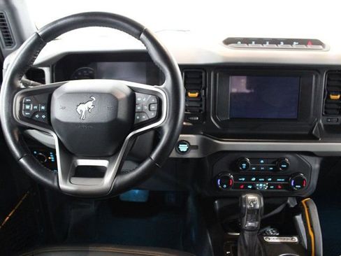 Used 2021 Ford Bronco Badlands image 12