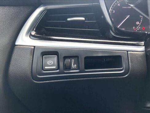Used 2023 Cadillac XT6 Luxury FWD image 34