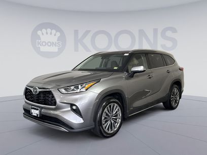 Used 2025 Toyota Highlander XLE