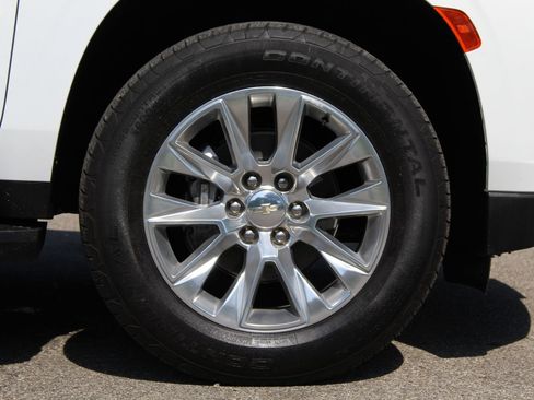 Used 2024 Chevrolet Suburban Premier AWD/4WD image 26