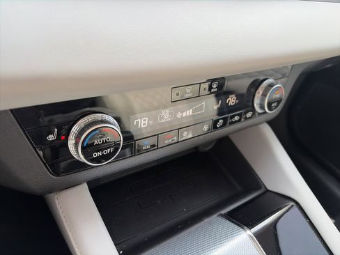 Used 2023 Mitsubishi Outlander SEL Black Edition image 17