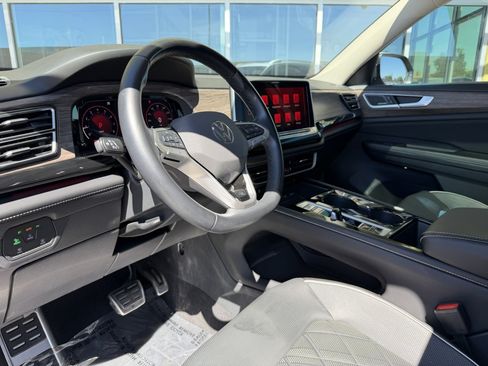 Used 2024 Volkswagen Atlas SEL Premium R-Line AWD/4WD image 37