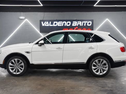 Used 2018 Bentley Bentayga Onyx Edition AWD/4WD image 10