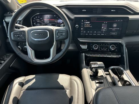Used 2025 GMC Sierra 1500 Denali w/ Denali Reserve Package AWD/4WD image 16