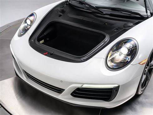 Used 2018 Porsche 911 Carrera RWD image 29
