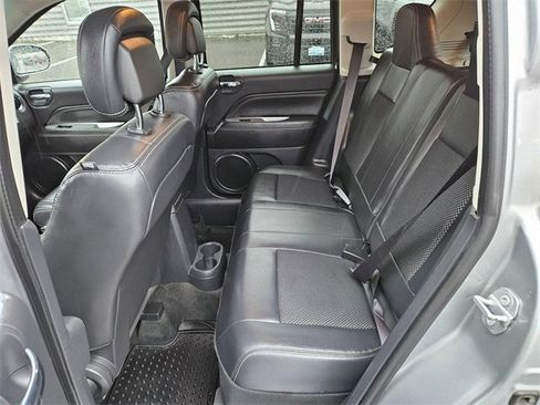 Used 2016 Jeep Compass Latitude image 15