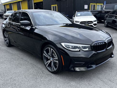 Used 2020 BMW 330i Sedan w/ Convenience Package RWD image 3