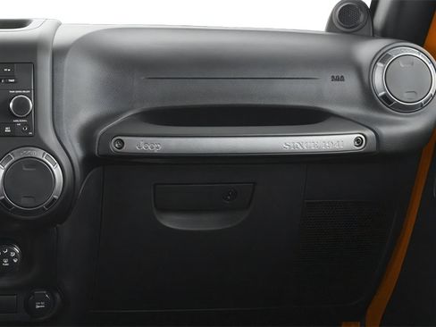 Used 2013 Jeep Wrangler Rubicon w/ Dual Top Group AWD/4WD image 12