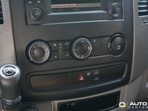 Used 2014 Mercedes-Benz Sprinter 2500 image 15