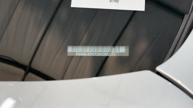 Used 2025 Nissan Altima 2.5 SV FWD image 39