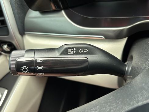 Used 2022 Kia Sorento S FWD image 19