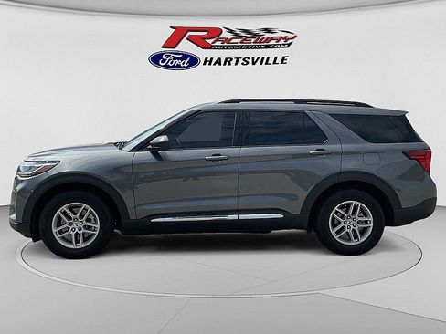Used 2025 Ford Explorer Active w/ Active Comfort Package RWD image 2
