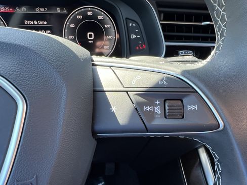 Used 2024 Audi Q8 Premium AWD/4WD image 20