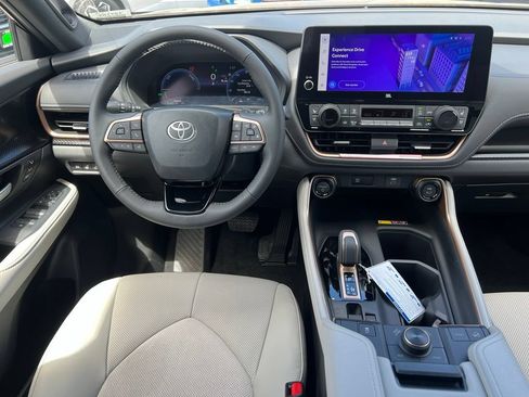 Used 2026 Toyota Grand Highlander AWD Hybrid image 31