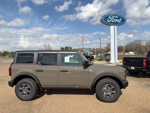 New 2026 Ford Bronco Big Bend image 13